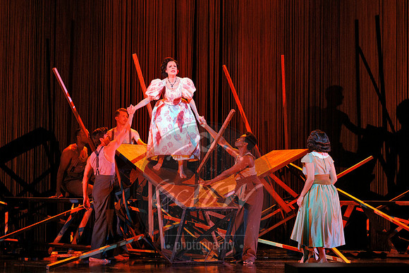 Los Angeles Opera, Ainadamar