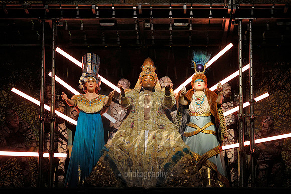 Los Angeles Opera, Akhnaten