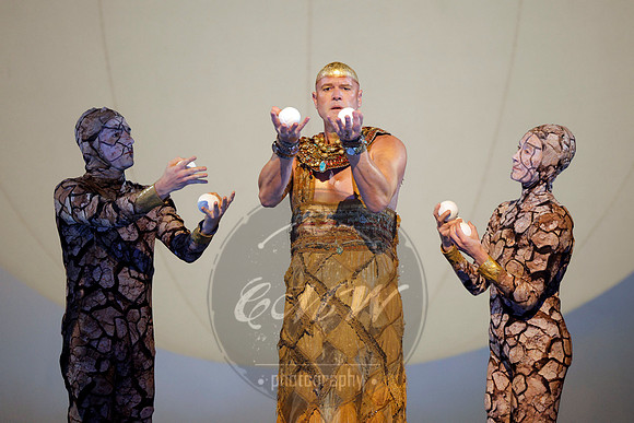 Los Angeles Opera, Akhnaten