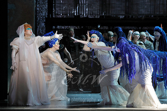 Los Angeles Opera, Akhnaten
