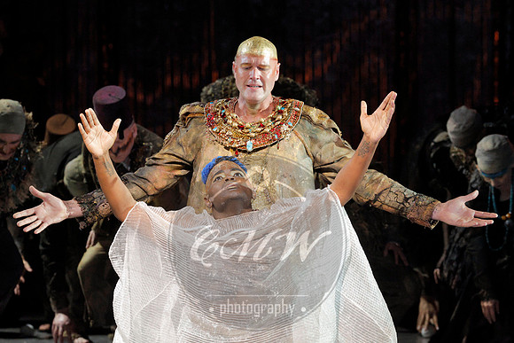 Los Angeles Opera, Akhnaten