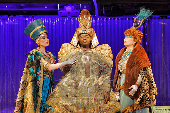 Los Angeles Opera, Akhnaten
