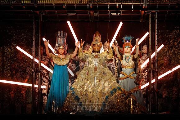 Los Angeles Opera, Akhnaten