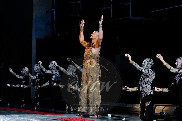 Los Angeles Opera, Akhnaten