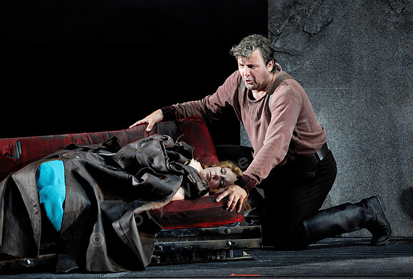 San Francisco Opera Die Walkure with Eva-Maria Westbroek, Mark Delavan, Nina Stemme, Christopher Ventris Directed by Francesca Zambello by Ricard Wagner