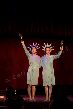 Bard Summercape, Wau Wau Sisters
