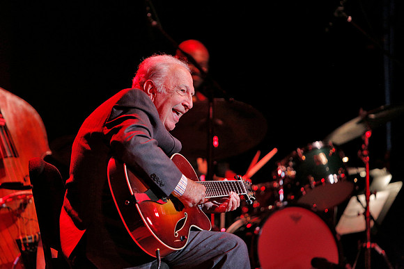 Bucky Pizzarelli